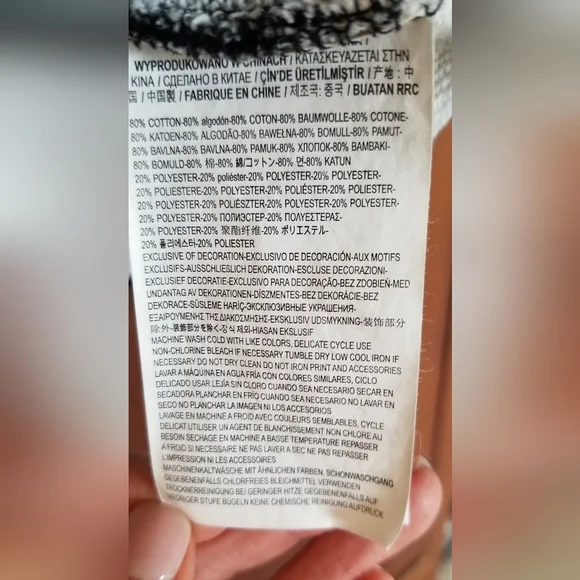 Van's Peanuts by Schultz Snoopy sweatshirt. Adult Small. Black, White & Red. - Picture 6 of 6